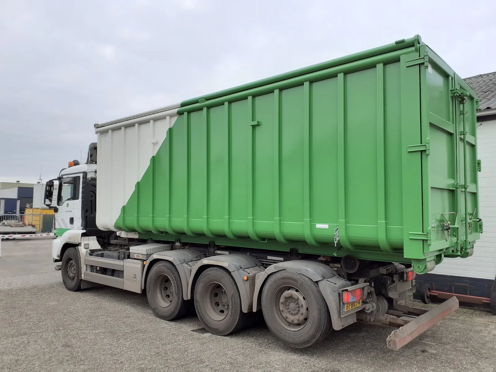 oplevering eendelige dekselcontainer